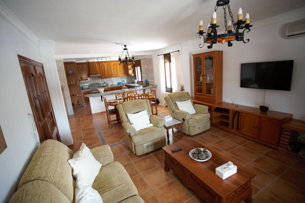 Casa De Las Montanas Villanueva del Trabuco Exteriér fotografie
